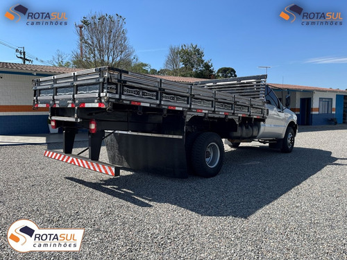 Ford F4000 2011