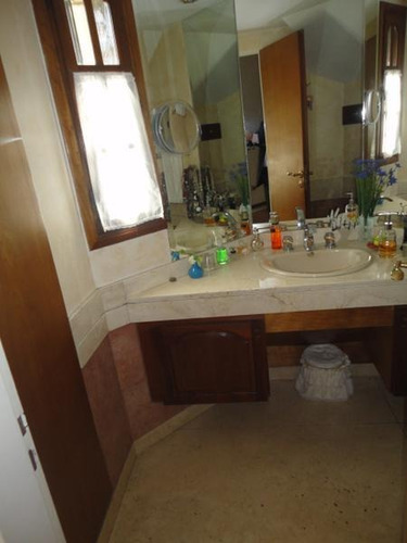 Imagen 13 de 29 de Venta - Parque Chacabuco - Casa De 242m2 Cubiertos Con Piscina, Jardín Y Quincho