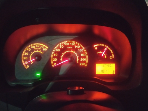 Imagem 9 de 10 de Fiat Siena 2011 1.0 El Flex 4p