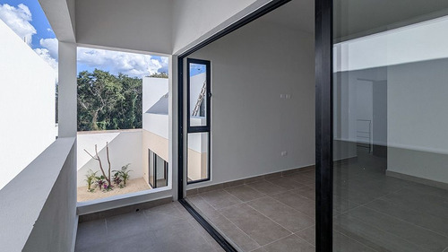 Casa En Venta En Exclusivo Desarrollo De Cholul, Merida.