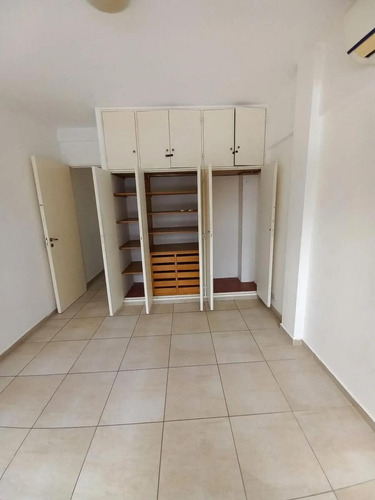 Departamento Zona Centro, 2 Ambientes Al Frente, Apto Profesional