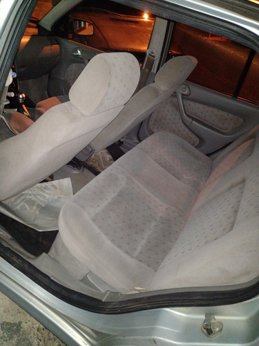 Volkswagen Parati 2001 1.8 5p