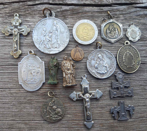Lote De Antiguas Medallas Etc Religiosas 