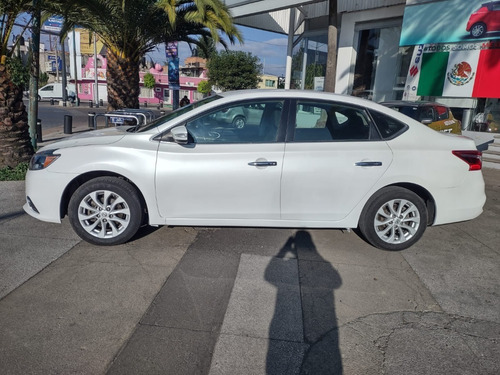 Imagen 8 de 15 de Nissan Sentra Advance 2017 - T. Manual