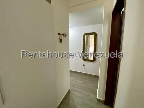 Diana C. Vende Hermoso E Impecable Apartamento En Piso Bajo, En La Granja Naguanagua Rc-dc 25-15781