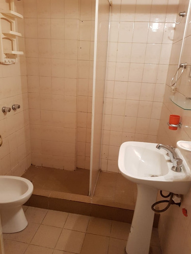 Imagen 5 de 6 de Departamento De 2 Ambientes 2° Piso Al Frente, Cocina Comedor Diario, Baño Instalado, Un Dormitorio Con Placard Y Balcon A La Calle