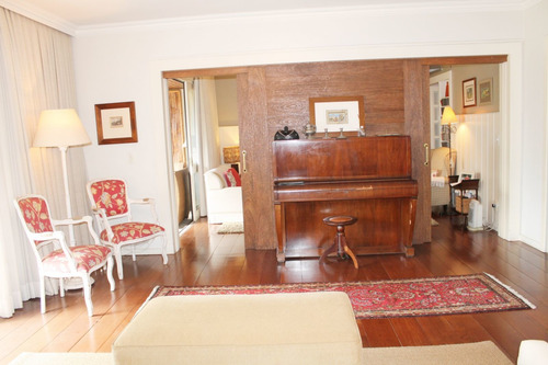 Apartamento De 3 Dormitórios Com 2 Vagas De Garagem - 3672