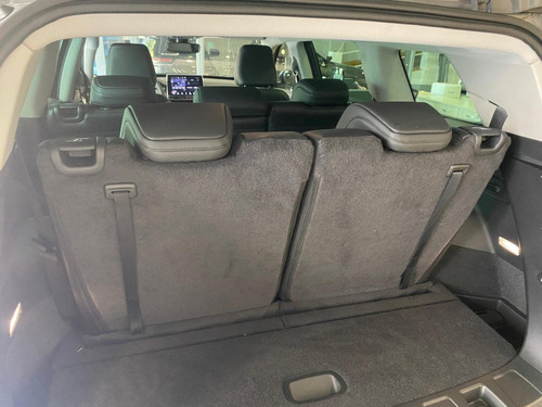 Imagen 10 de 16 de Jeep Commander Limited 2.0 2023 Td380 At9 4x4 7pas C