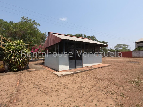 Julian Galindez Vende Robusto Galpon Con Planta Electrica Y Gaspor Tuberia En Zona Industrial Chivacoa Yaracuy # 25-6746