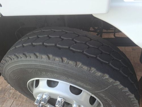 Atego 2425 Reduzido 3-eixos Caçamba