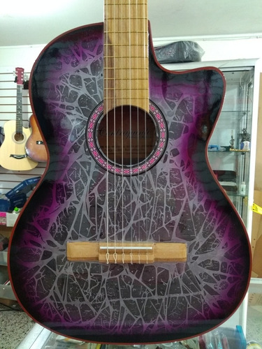 Kit Guitarra Acustica Con Boquete+afinador+correa+forro Y+++