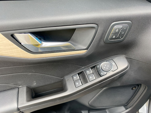 Imagen 21 de 25 de Ford Escape Titanium Hev