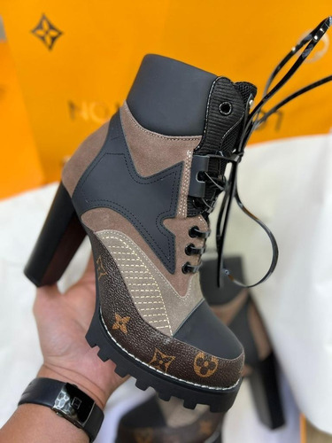 Imagen 3 de 5 de Botas Botines Louis Vuitton Star Trail Mujer