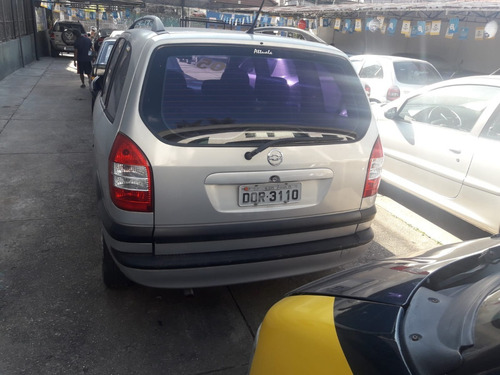 Imagem 4 de 13 de Chevrolet Zafira Elegance 2.0 Aut. Cor Prata 2005 7 Lugares