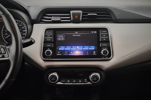 Imagen 12 de 15 de Nissan Versa Exclusive 1.6 2021