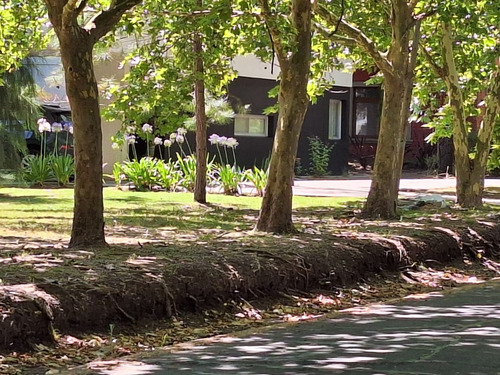 Dueño Vende Urgente Casa En Dos Plantas (340 M²) Sobre Terreno De 1700 M² En Club De Campo Miralagos, Golf Y Spa