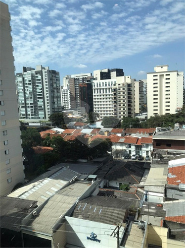 Imagem 17 de 22 de Flat Em Moema - 1 Vaga De Garagem - Reo575222