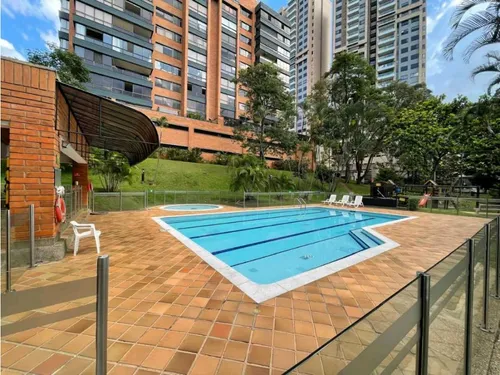 En Venta Apartamento En Los Balsos, El Poblado
