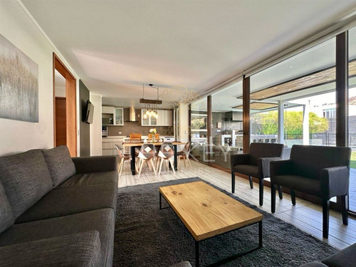 Impecable Casa En Venta 3d 3b Santa Elena