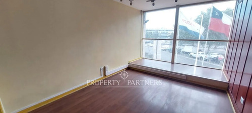Gran Local En Av. Andrés Bello | Ubicación Privile...