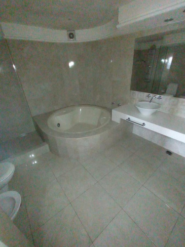 Imagen 8 de 14 de Apartamento -excelentes Vistas A La Rambla, 4 Dorm Serv, Piscina, Barbacoa.