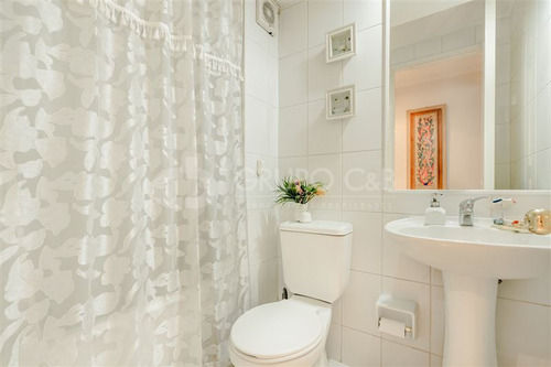 Departamento En Venta De 4 Dorm. 3 Baños, En Las Condes