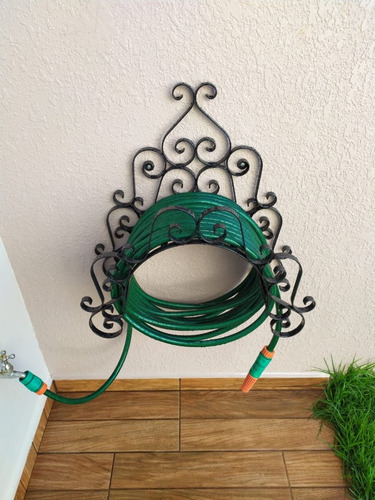 Imagem 4 de 4 de Suporte Enrolador Mangueira Arabesco Rústico Jardim Flores