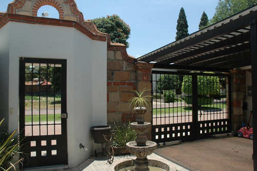 Casa En Renta Fraccionamiento Privado, En Lomas De Atzingo, Cuernavaca