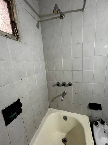 Departamento A Refaccionar En Oportunidad 3 Ambientes En Av Hipolito Yrigoyen Y Av Gorriti - Con Escritura - Apto Credito