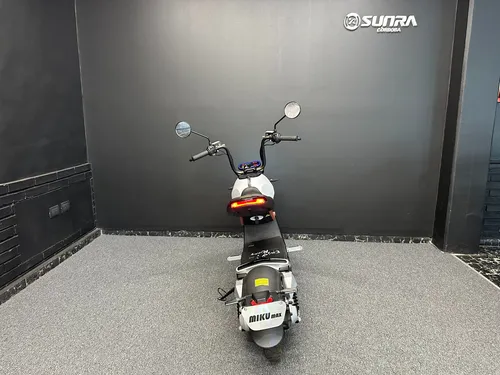 Moto Eléctrica Sunra Miku Max 2025