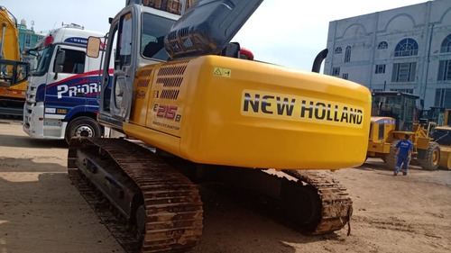 Escavadeira New Holland E215b 2011/12 11.305 Hs* Ar* Repasse