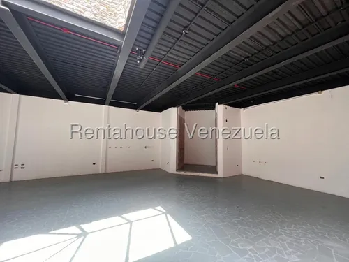Local Comercial Big Ben En Los Palos Grandes. Cecilia Gutierrez. 25-18425