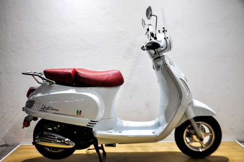 Imagen 4 de 19 de Motomel Strato Euro 150 Scooter Sin Cambios Uno Motos