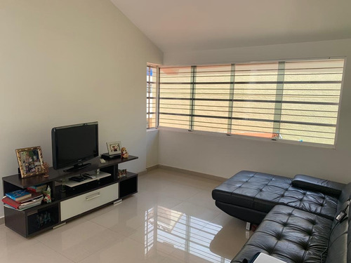 Imagen 8 de 8 de Town House En El Parral En Venta