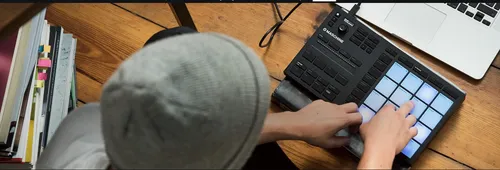 Controlador De Batería Native Instruments Maschine Mikro Mk3