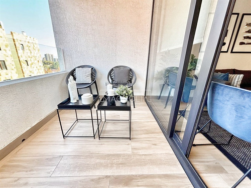 Departamento En Venta De 2 Dorm. En Las Condes