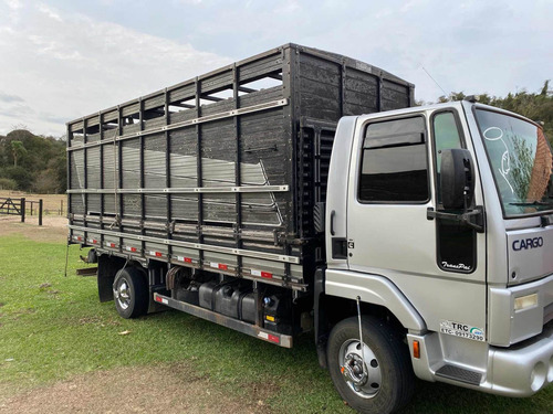 Imagem 2 de 13 de Ford Cargo 816