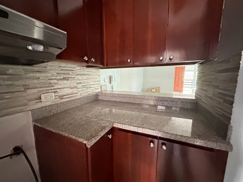 Vendo Apartamento En Los Prados De 2 Niveles Tipo Penthouse