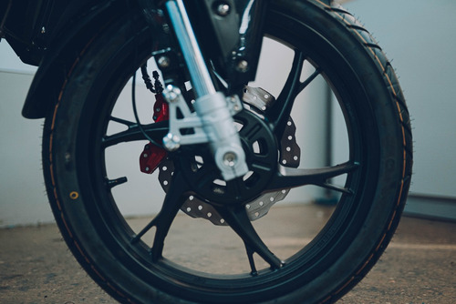 Benelli Tnt 150i Financia En 60 Cuotas Delcar Motos ®