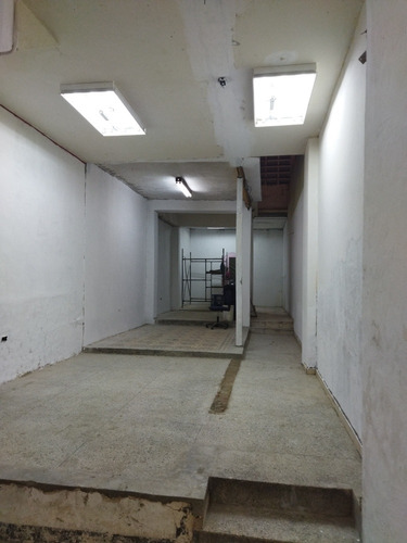 Imagen 5 de 22 de Se Vende Local Comercial En Catia Perez Bonalde Con Apartame