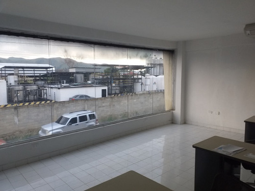 Imagen 5 de 14 de Galpón En Venta Johanna Castillo Cód.422650