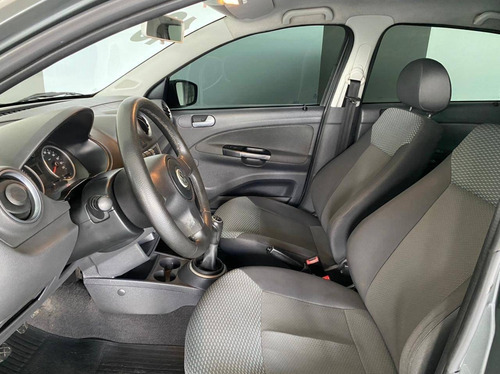 Imagem 9 de 10 de Volkswagen Gol 1.0 Mi 8v Flex 4p Manual G.v