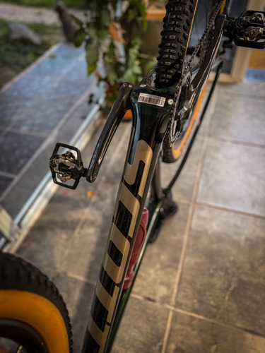 Bicicleta Scott Scale 930 Carbono 2023/2024 Verde Oliva Tornasol L (Usado)