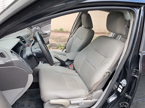 Honda Civic 1.8 Lxl Flex 4p