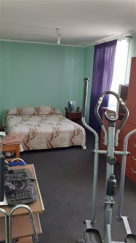 Casa En Venta De 5 Dorm. En Peñalolén