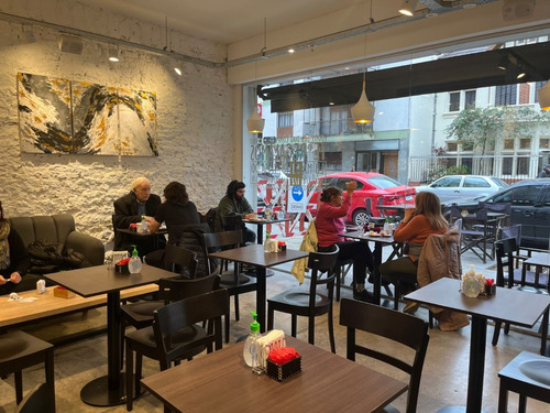 Fondo De Comercio A La Venta Bar- Heladeria - Cafeteria En Pleno Villa Del Parque