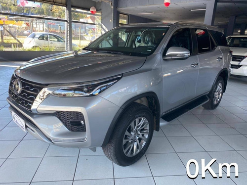 Imagem 3 de 13 de Toyota Hilux Sw4 2.8 D-4d Turbo Diesel Srx 7l 4x4