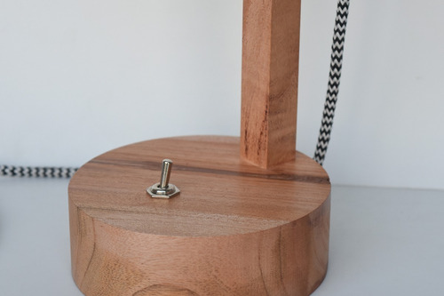 Imagen 3 de 9 de Velador Escritorio Nordico - Romulo Klik Iluminacion