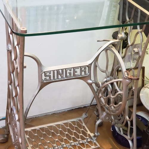 Mesa Tapa Vitrea Y Base De Antigua Máquina Coser Singer (Usado)