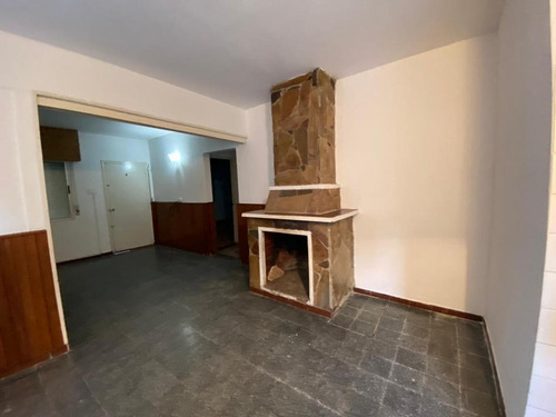 Casa De 7 Ambientes Y 1 Baño
